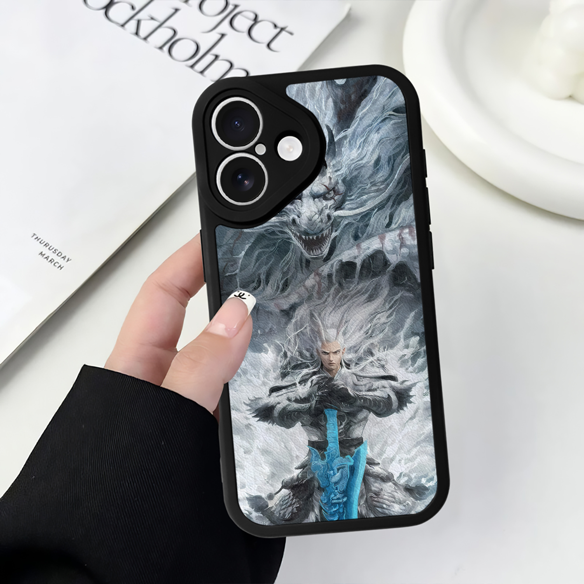 （画像用） Ne Zha 2 ナタ 魔童の大暴れ 【iPhone 16シリーズ対応】シリコンスマホケース（レザー調） 材質：シリコン